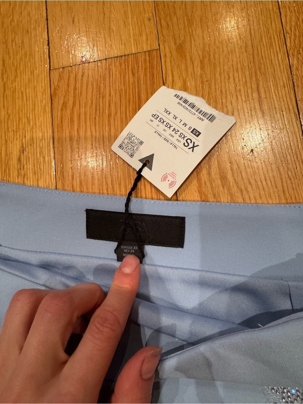 BNWT Zara light blue mini skirt with rhinestone appliqué - Picture 9 of 11